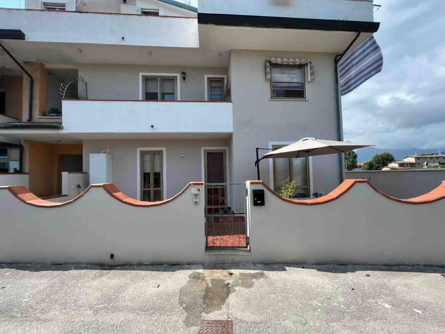 Appartamento Sunflower Viareggio Dış mekan fotoğraf